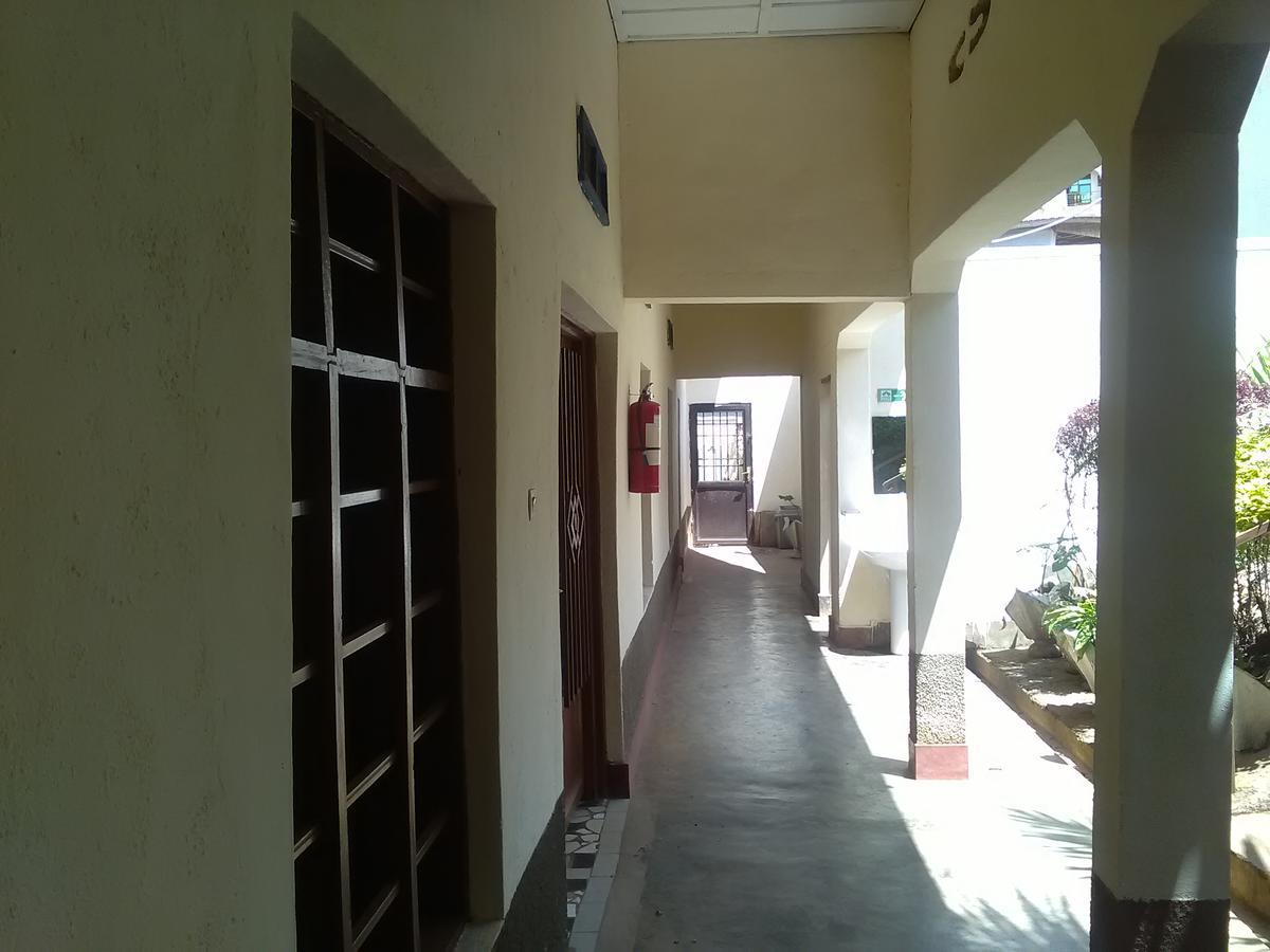 Gloria Motel Cyangugu Екстер'єр фото