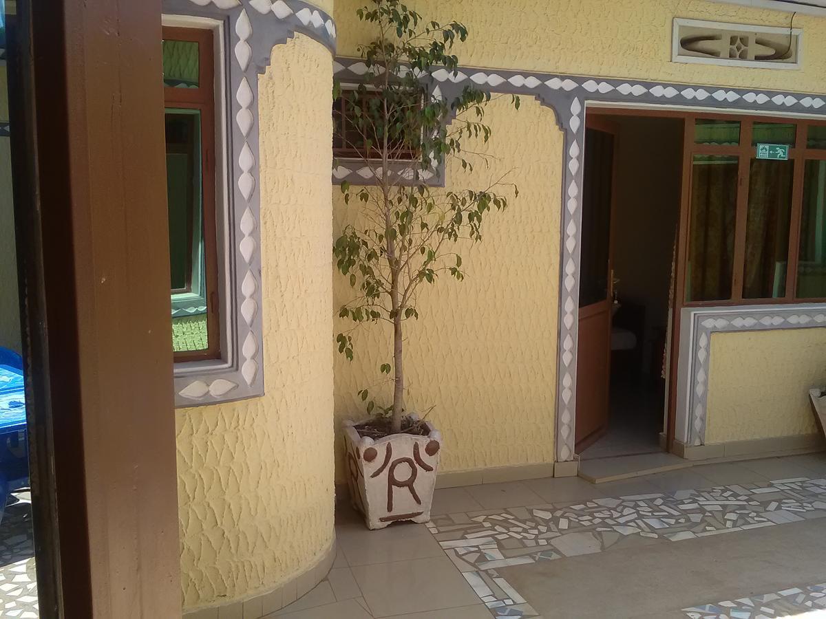 Gloria Motel Cyangugu Екстер'єр фото