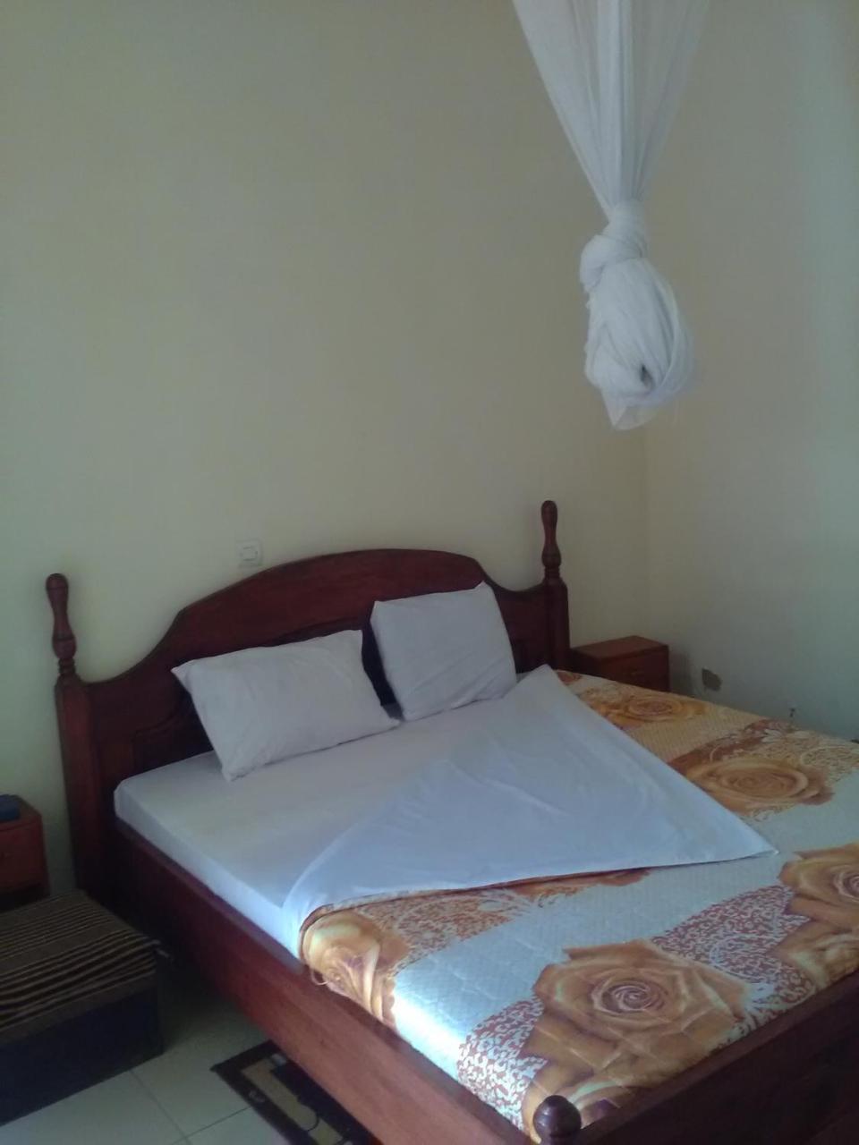 Gloria Motel Cyangugu Екстер'єр фото