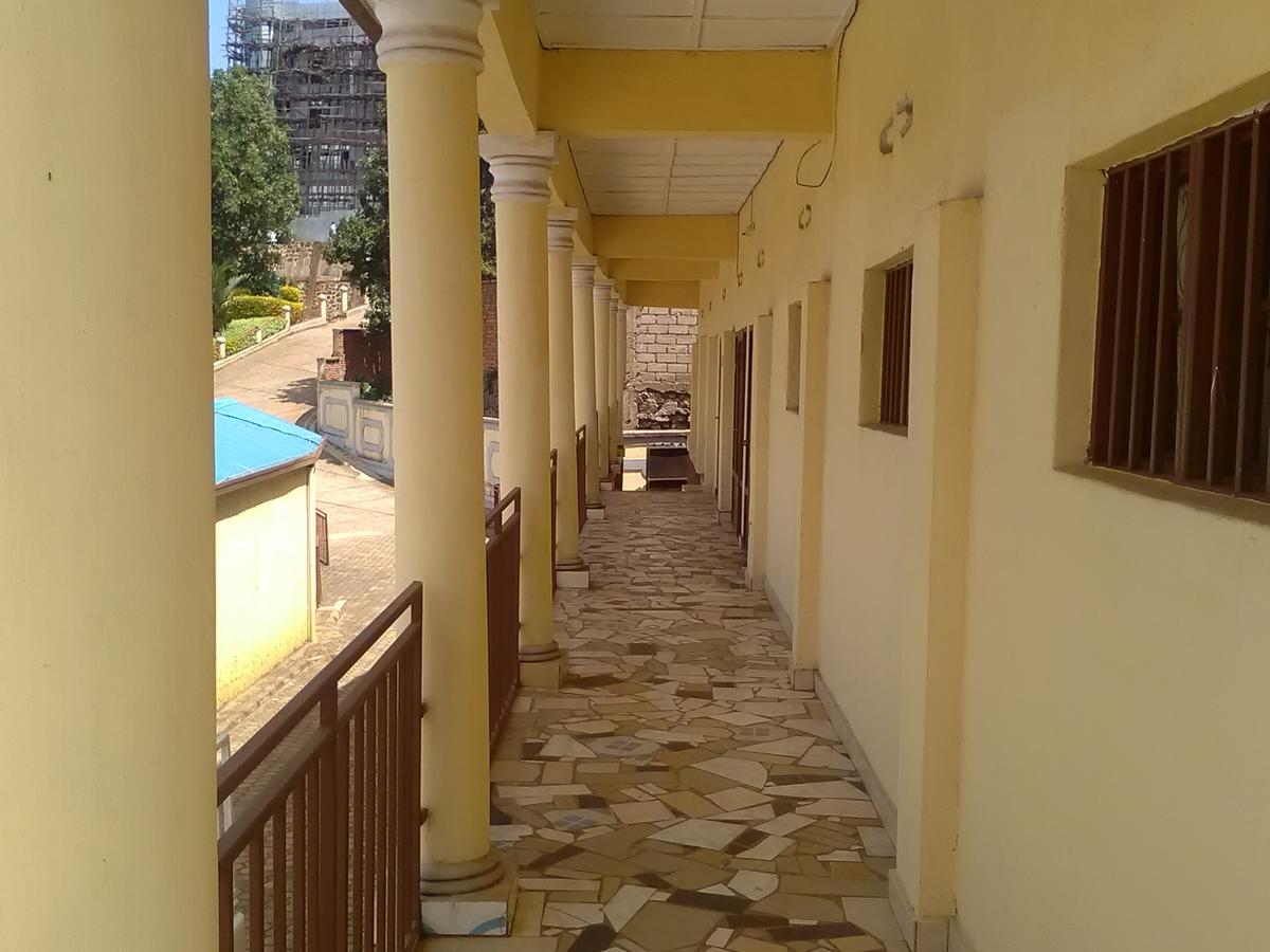 Gloria Motel Cyangugu Екстер'єр фото
